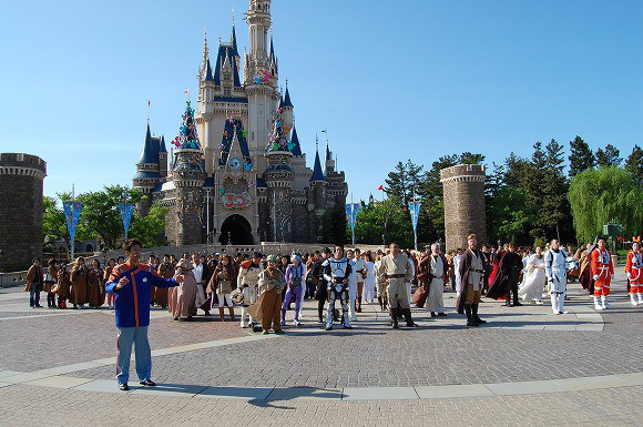 Star Wars Takes Over Tokyo Disneyland to Celebrate Reopening of Star Tours5